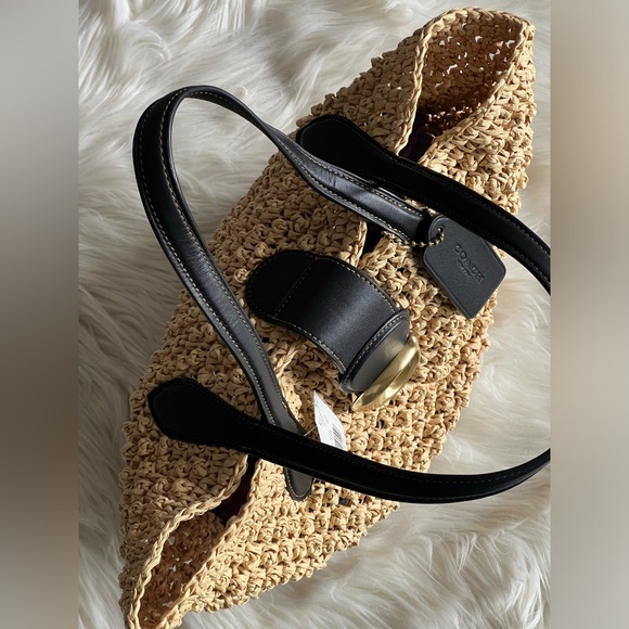 CA034 - Coach Small Tote - Picture 8 of 12